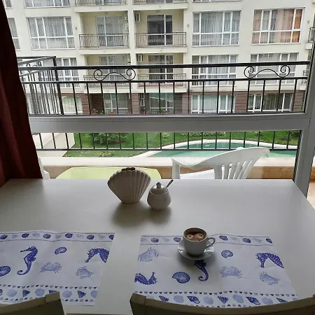 Apartament Cozy With Pool In Sunny Słoneczny Brzeg