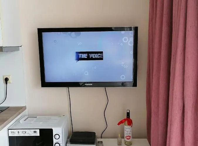 Cozy With Pool In Sunny Apartmán Sluneční pobřeží