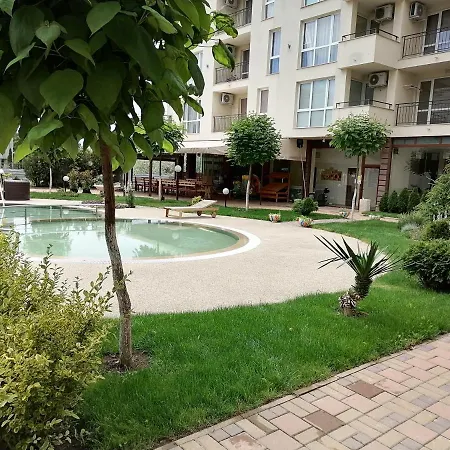 Apartmán Cozy With Pool In Sunny